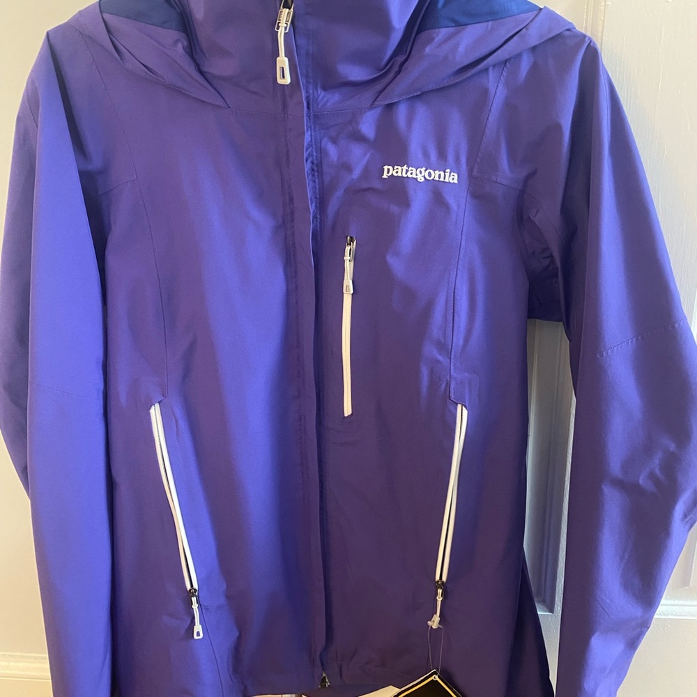 Patagonia women’s shell, purple, xs